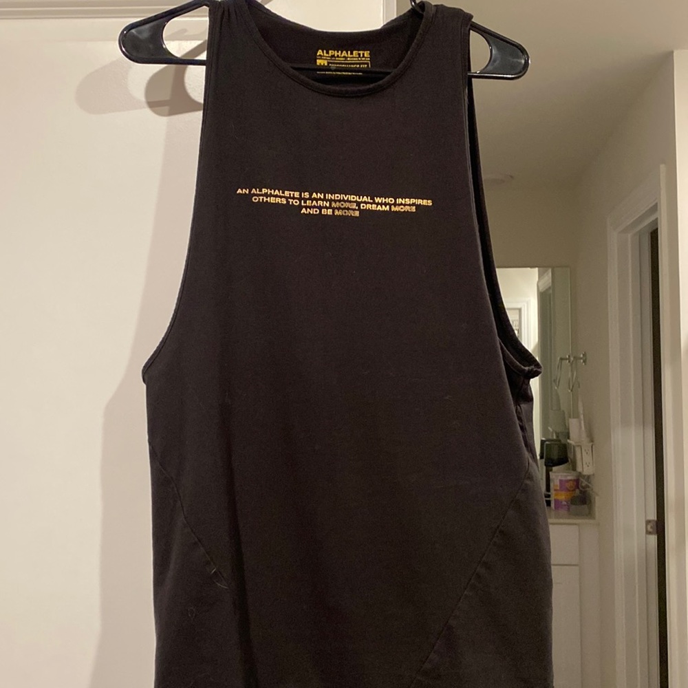 Alphalete drop arm tank